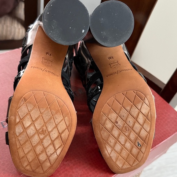 Donald / Pliner Galdiator Stlye Sandals - Picture 7 of 7